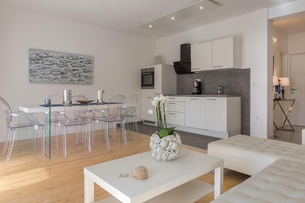 Apartments Villa Lux Dugi Rat Kültér fotó