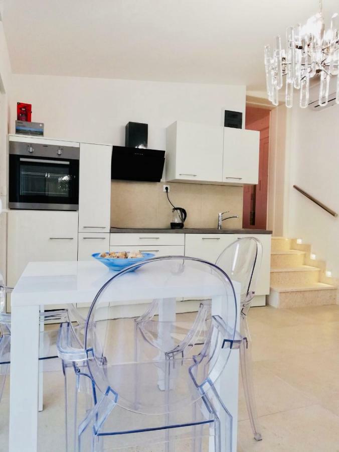 Apartments Villa Lux Dugi Rat Kültér fotó